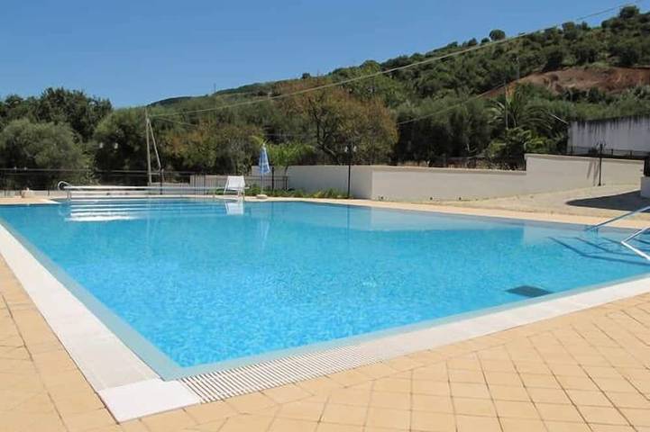 Ferienwohnung für 4 Personen, mit Terrasse und Pool