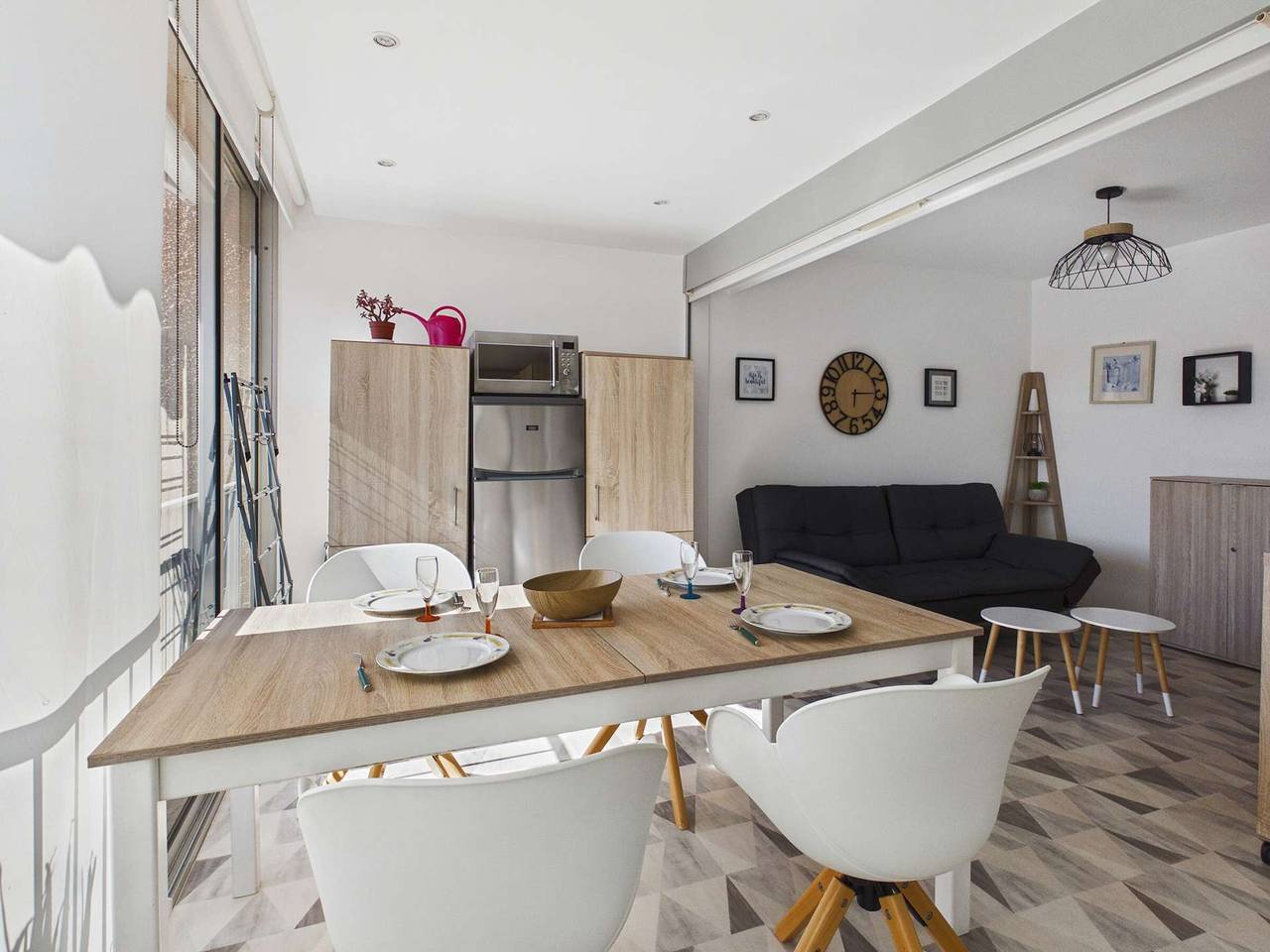 Entire apartment, Renovated 2-Bedroom Apartment Near Shops and 300m from the Beach, Private Parking Included! in Marseillan, Côte d'Améthyste