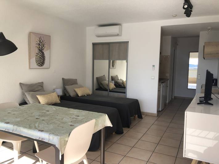 Gîte pour 2 personnes, avec balcon dans Plage Veillat Saint Raphael - 2