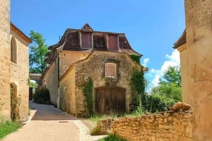Location de vacances pour 8 personnes, avec balcon à Limeuil