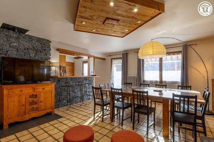 Gîte pour 12 personnes, avec terrasse