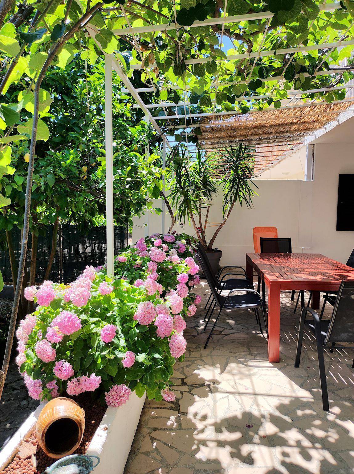 Ferienhaus Karmen auf zwei Ebenen mit Garten in Orebic, Peljesac