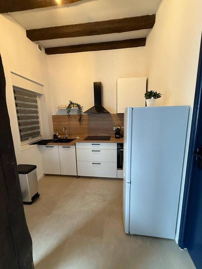 Appartement entier, One-Bedroom Apartment in Saint-Doulchard, Région de Bourges