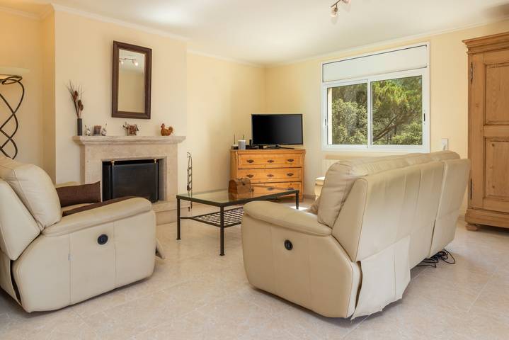Villa 'Bell Lloc St Cristina Dar' with Mountain View, Private Pool and Wi-Fi in Santa Cristina d'Aro, Costa Brava