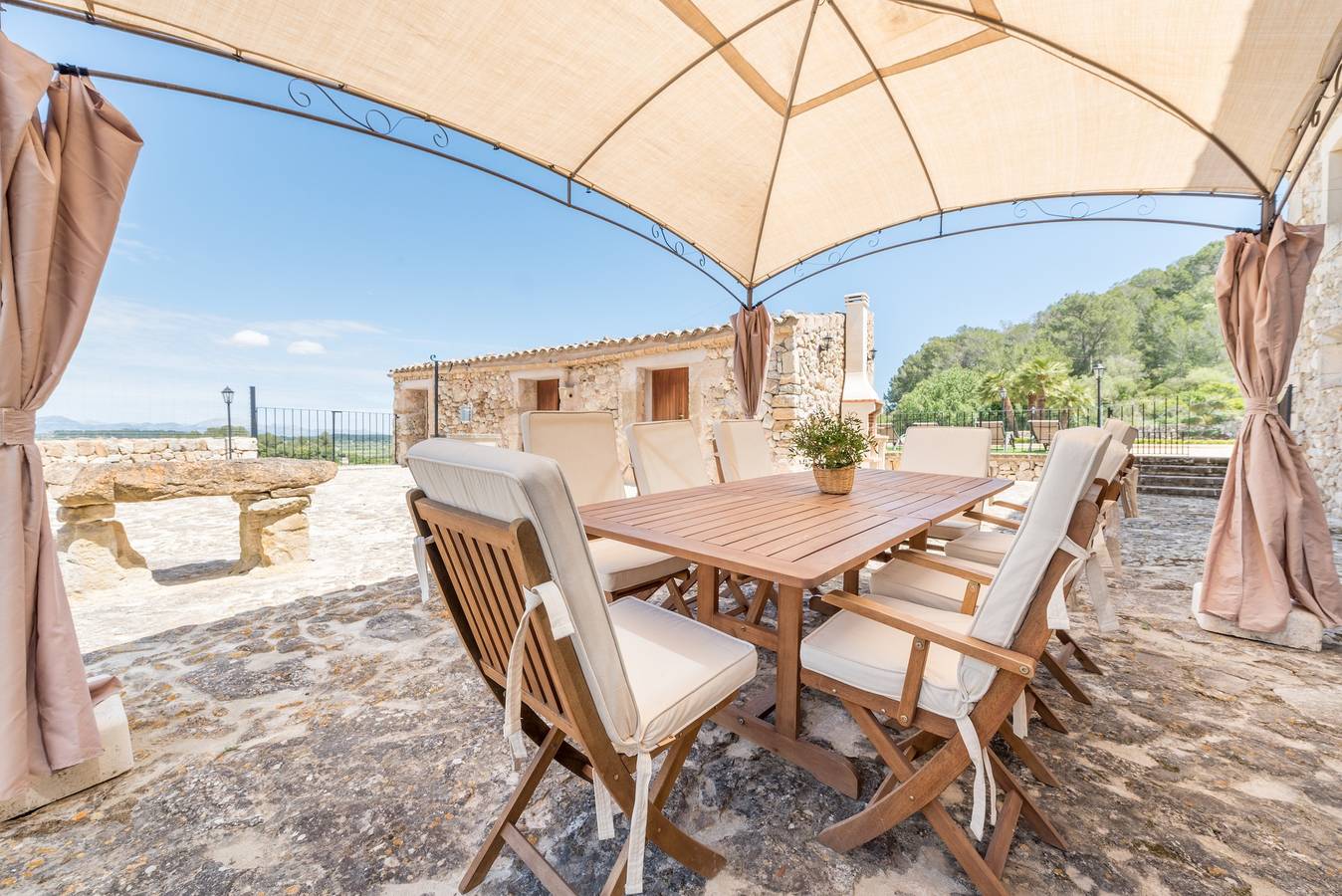 Villa majorquine typique "S'Era de Son Roig" avec jardin, piscine et Wi-Fi in Sant Joan (Mallorca), Majorque l'intérieur des terres