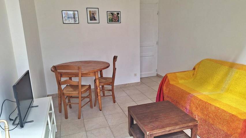 Location de vacances pour 2 personnes, avec piscine et terrasse à Lescar - 2