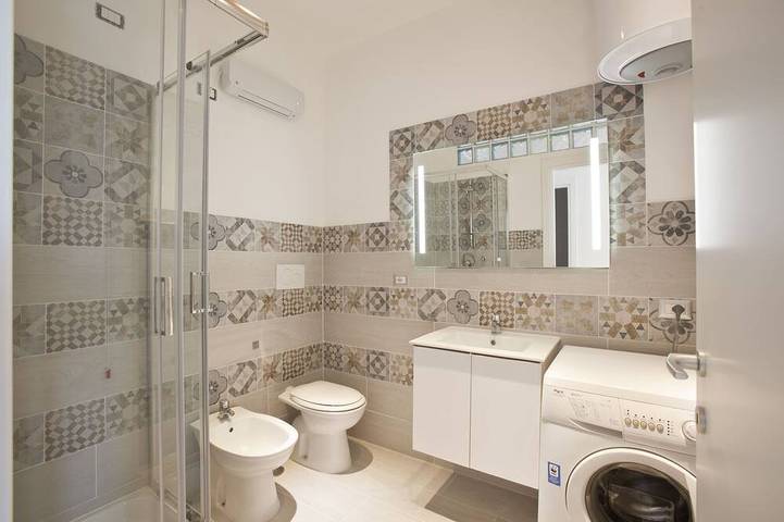 Appartamento intero, Appartamento 2-3 persone con balconcino parcheggio privato a 200 mt dal mare in Anzio, Provincia di Roma
