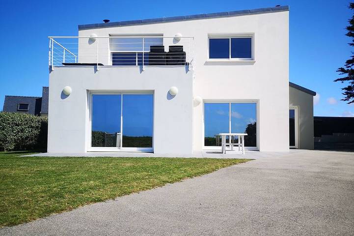 Location de vacances pour 6 personnes, avec balcon et jardin dans Plage de Neiz Vran