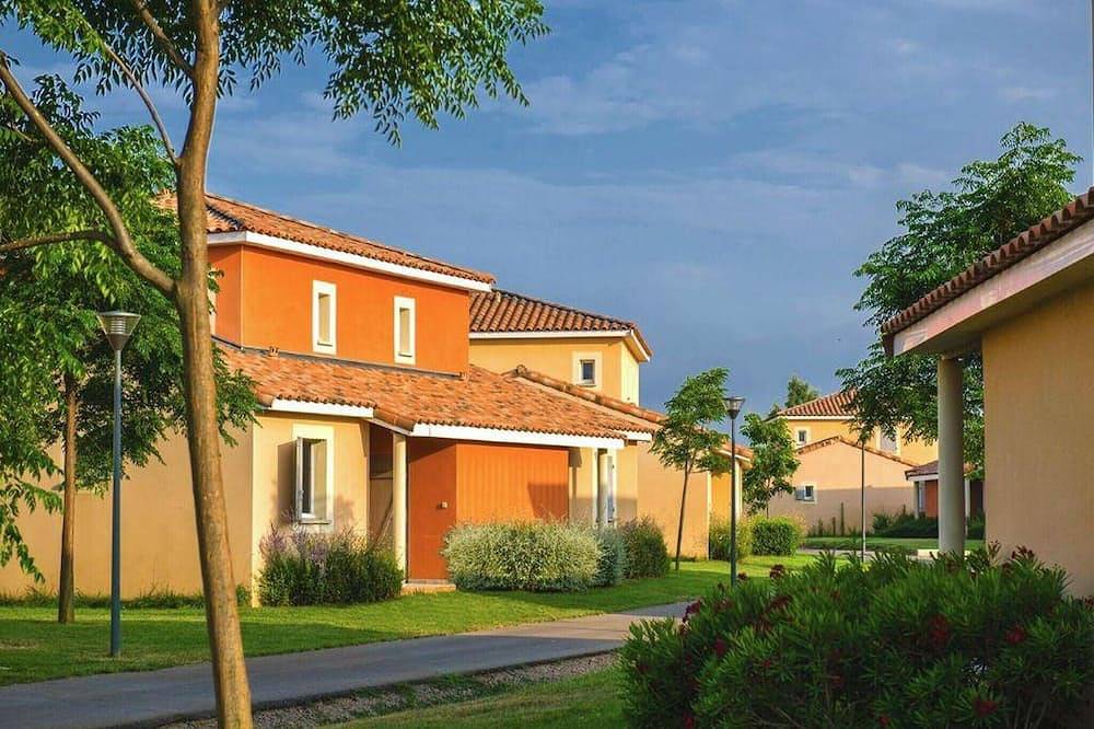 Cottage with On-Site Fitness Room in Fabrègues, Mediterranean Coast (France)