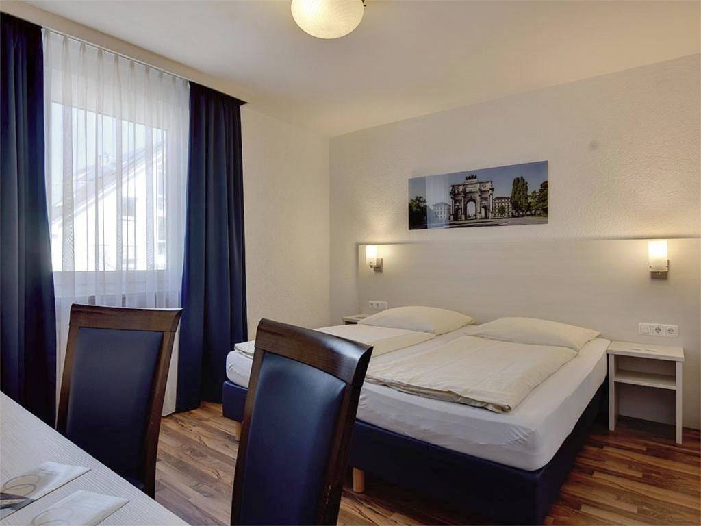 Hotel Olympia in München Fürstenried, München