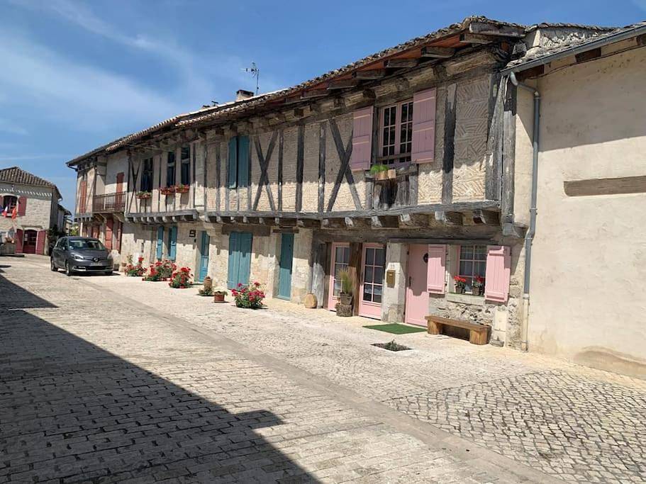 Gite Oranis, maison de charme au cœur du Quercy blanc! in Montjoi, Quercy