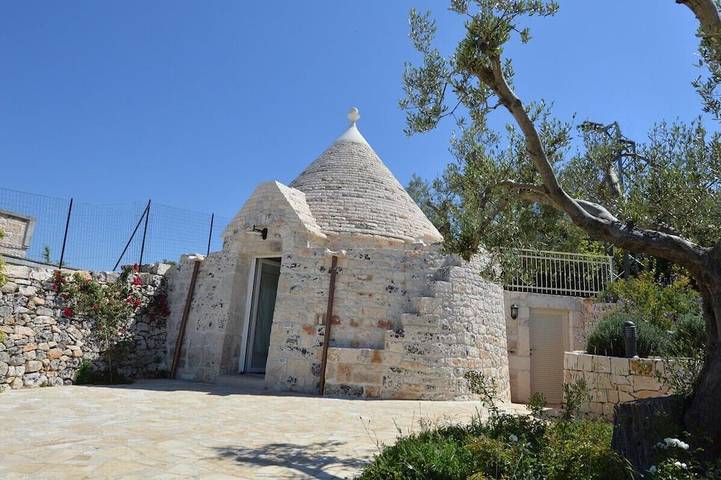 Apartamento entero, Romántico trullo con terraza y piscina en el valle de Itria in Martina Franca, Provincia de Taranto