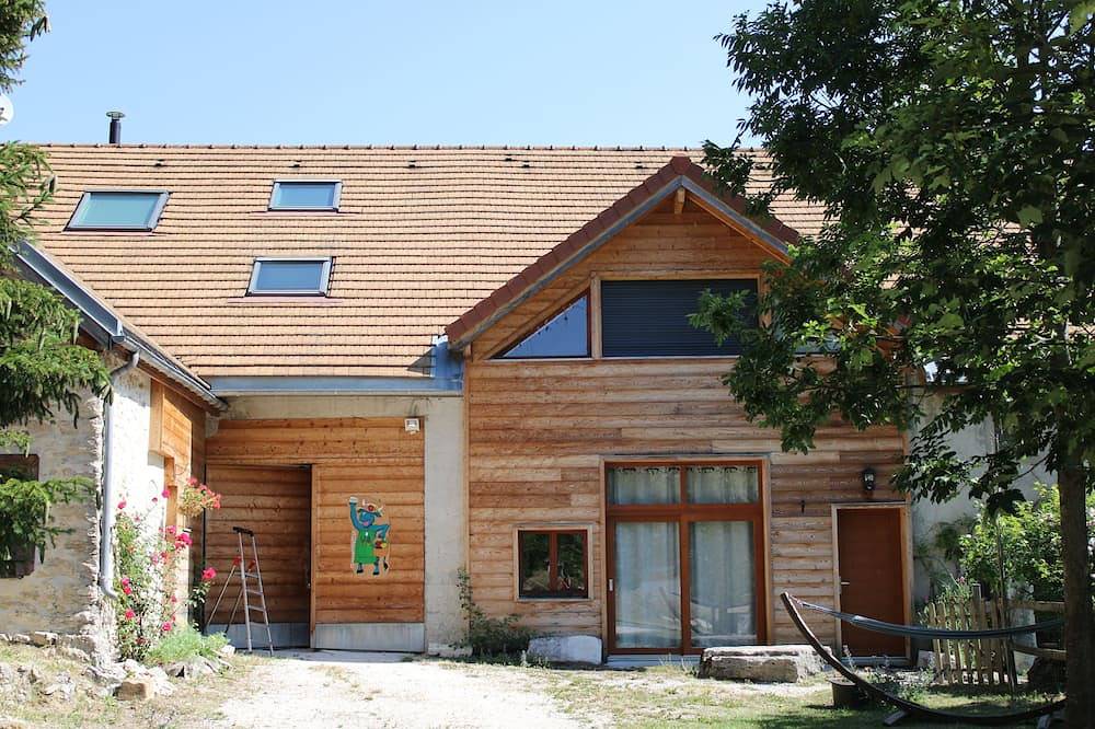 Farmhouse: Authenticity and the Art of Living in Lans-en-Vercors, Parc naturel régional du Vercors