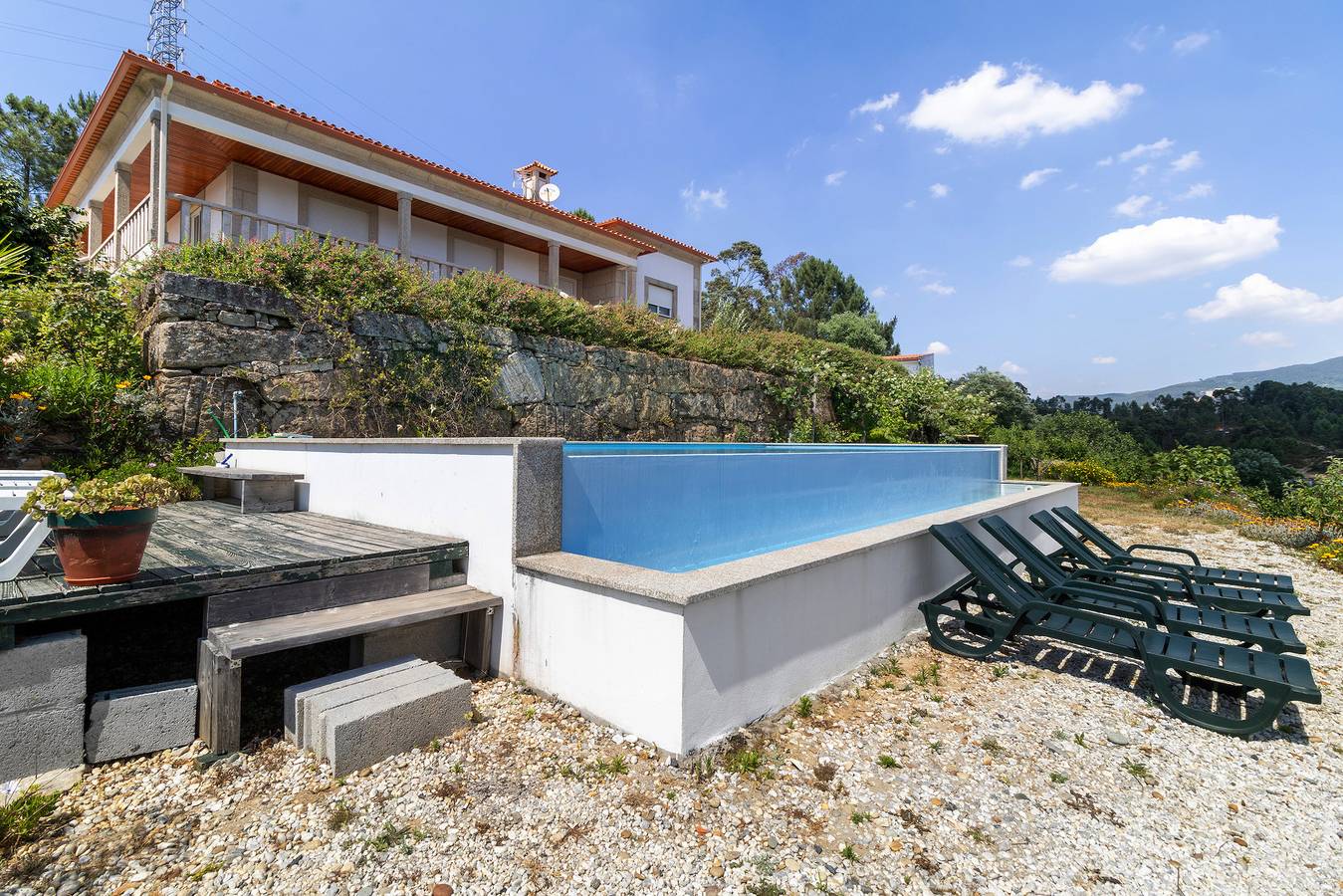 Casa de Férias 'Casa Cerdeirinhas De Basto' com Vista para a Montanha, Piscina Privada e Wi-Fi in Canedo de Basto, Canedo de Basto e Corgo