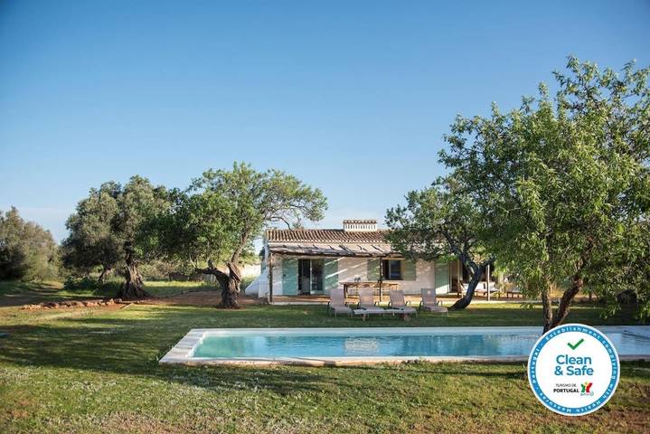 Ferienhaus für 12 Personen, mit Ausblick und Garten sowie Pool - 1