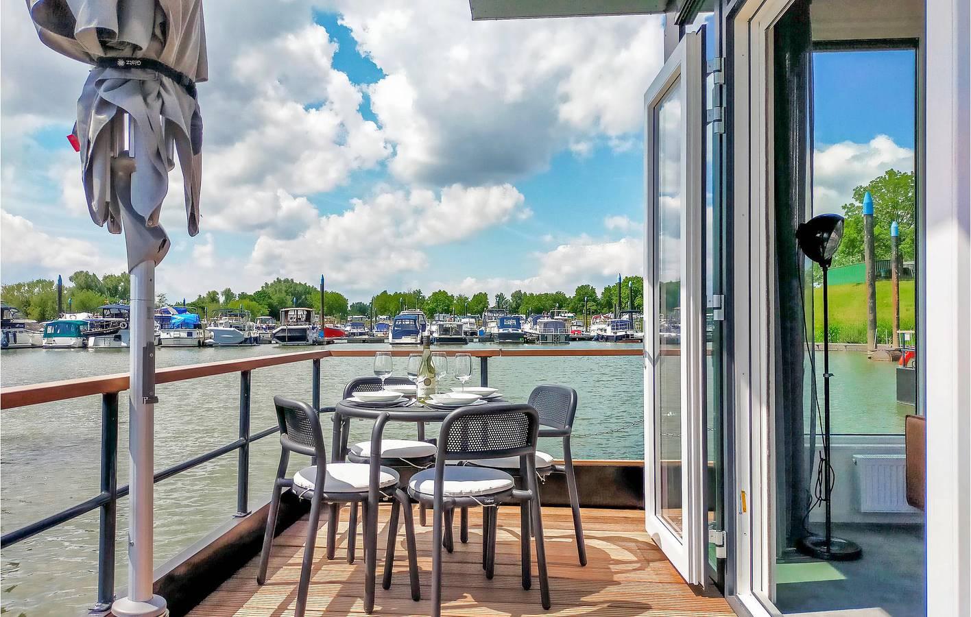 Woonboot voor 4 personen met terras in Limburg