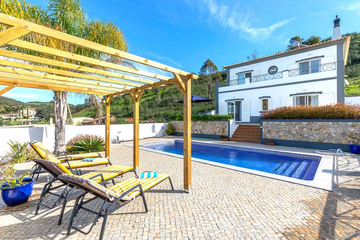 Location de vacances pour 9 personnes, avec balcon et jardin dans Santa Catarina da Fonte do Bispo - 2