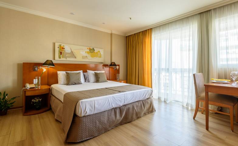 Ferienwohnung für 2 Personen, mit Balkon und Pool sowie Sauna und Garten in Brasilien