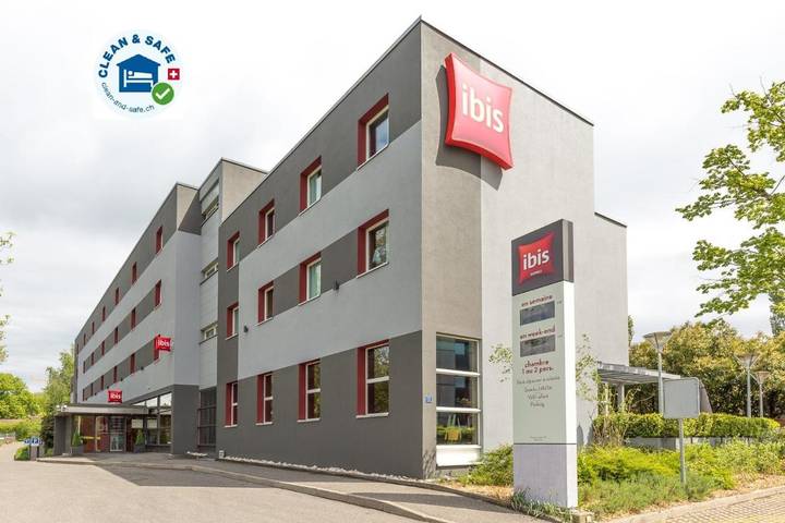 Hôtel pour 2 personnes, avec terrasse, animaux acceptés dans Aeroport De Geneve Cointrin
