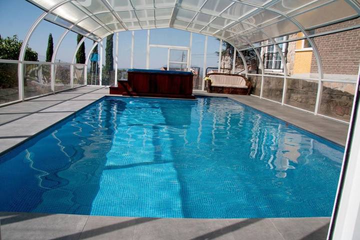 Casa rural para 9 personas, con Balcón y Jacuzzi además de Terraza y Jardín en Collado Mediano