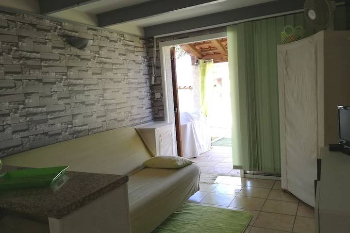 Gîte pour 3 personnes, avec terrasse ainsi que jardin et piscine à Ventiseri - 4