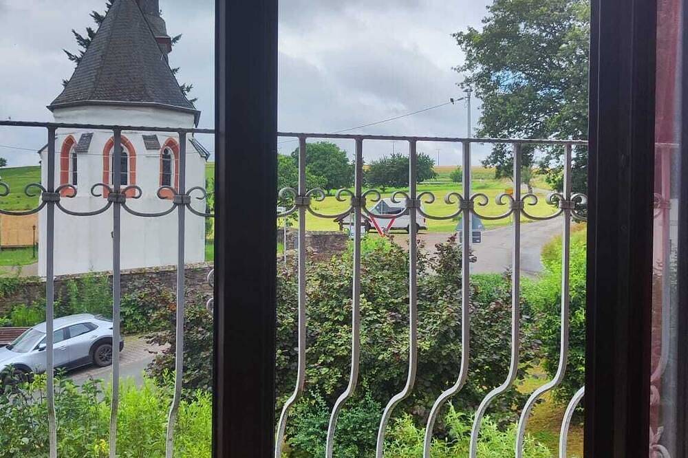 Ganze Wohnung, Batcave, Nette Ferienwohnung im Dachgeschoss in Lahn-Taunus