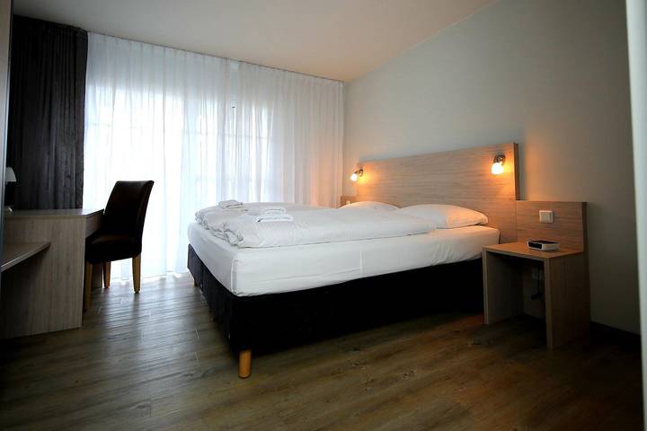 Ferienwohnung für 8 Personen, mit Terrasse und Pool in Stolpe (Ostsee)