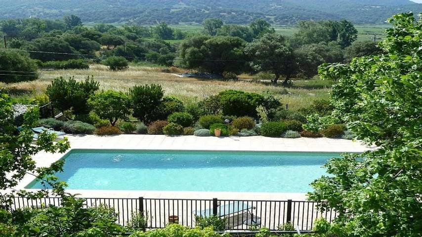 Apartamento de vacaciones para 2 personas, con vistas además de piscina y jardín - 1