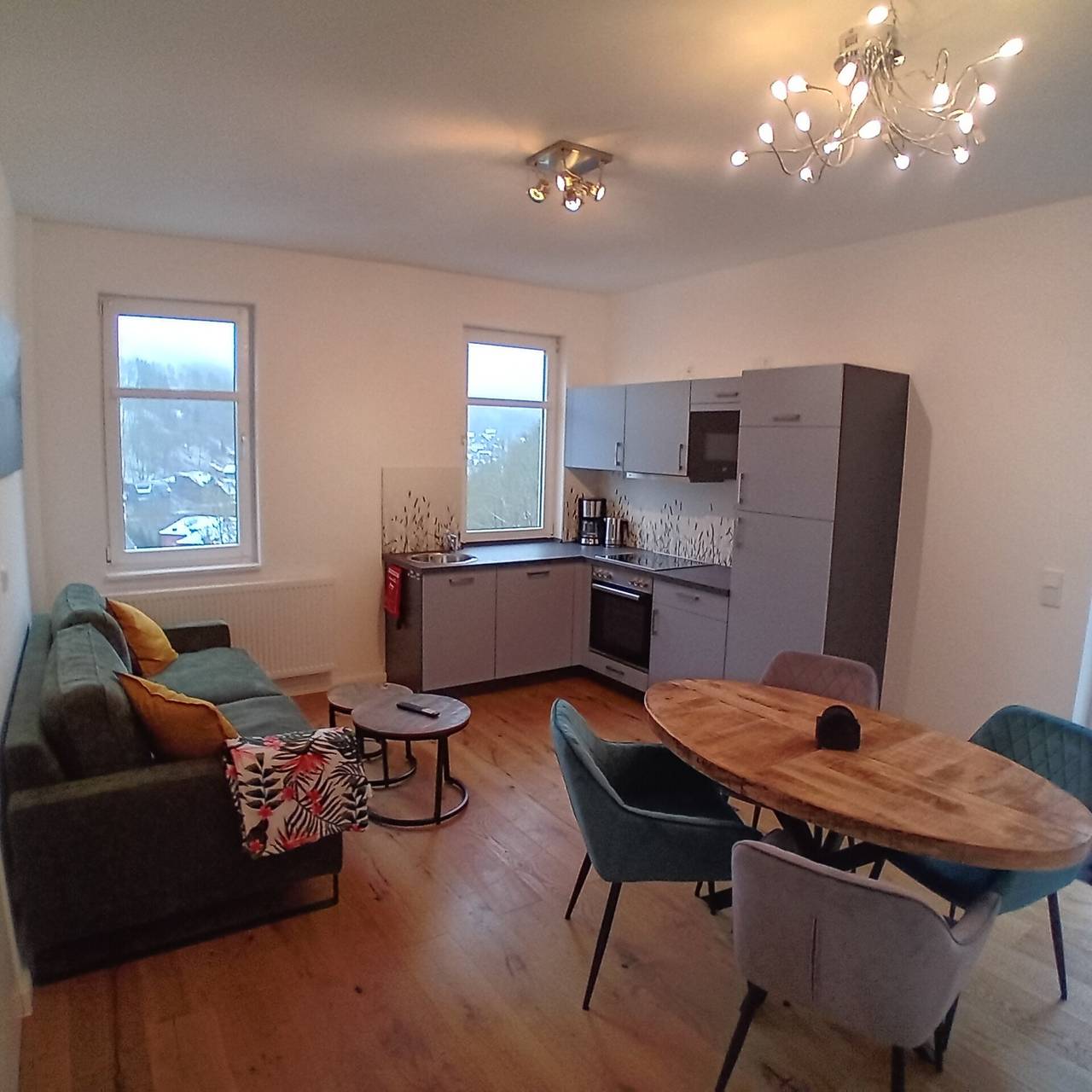 Ganze Wohnung, Ferienwohnung 'B' mit Bergblick, Gemeinschaftsgarten und Wi-Fi in Lauscha, Rennsteig