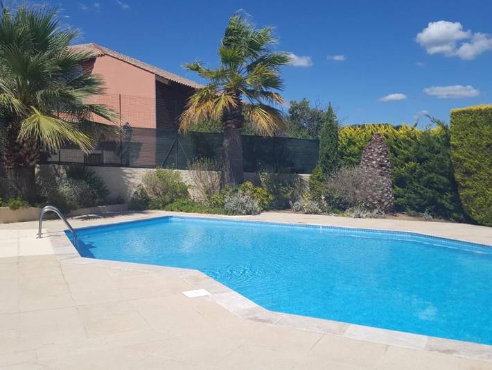 Gîte pour 4 personnes, avec terrasse ainsi que jardin et piscine dans Plage Coupereau - 2