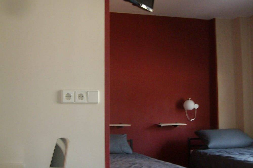 Ganze Wohnung, Wohnen in modernen Apartements - mit Kulturcafe, vegetarischer Küche und mehr.. in Luckenwalde, Teltow-Fläming