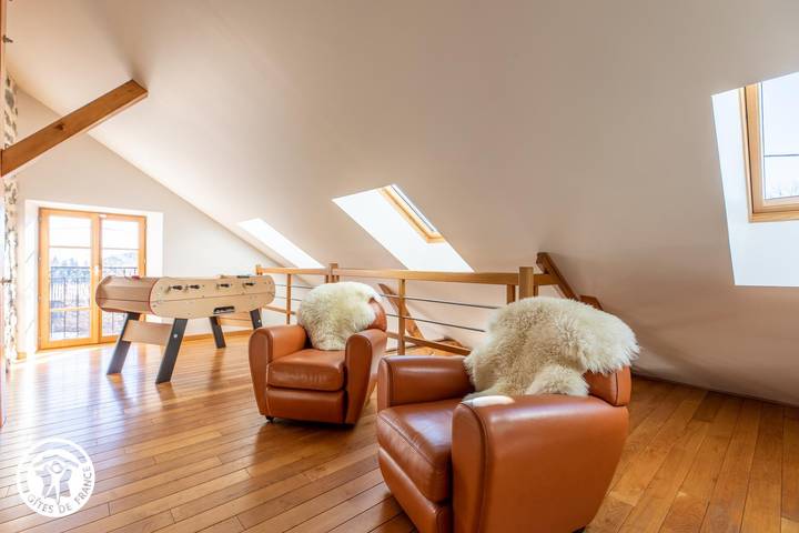 Gîte pour 11 personnes, avec jardin à Besse-et-Saint-Anastaise - 4