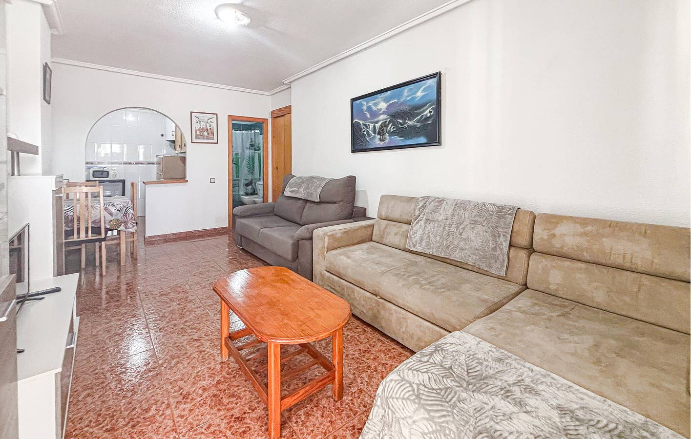 Entire holiday apartment, Beachside Apartment with Pool and Terrace in Torrevieja Centre, Torrevieja