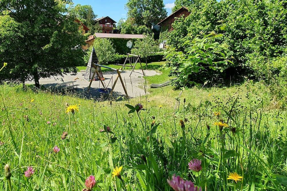 Ganze Wohnung, Ferienwohnung Hochgern, Erdgeschoß, für bis zu 3 Pers., rollstuhlgerecht, 46 qm in Grabenstätt, Chiemsee