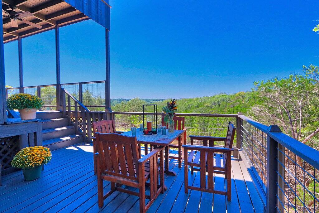 4Br Modern Hill Country Retreat w/ Views, Fire Pit, Sleeps 10 in Wimberley, Hays County