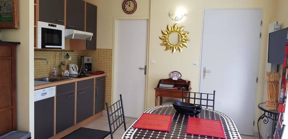 Gîte pour 2 personnes, avec piscine ainsi que jardin et vue à Saint-Gély-du-Fesc - 2