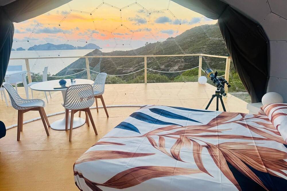 Palmaria Sky Bubbles Room - Sleep Under the Stars in a Dream Bubble Room in Ponza, Lazio
