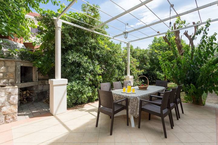 Villa pour 9 personnes, avec piscine ainsi que terrasse et jardin à Zaton - 2