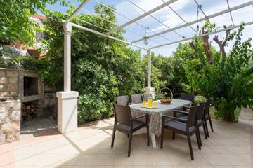 Ferienhaus für 9 Personen in Zaton, Grad Dubrovnik, Bild 1