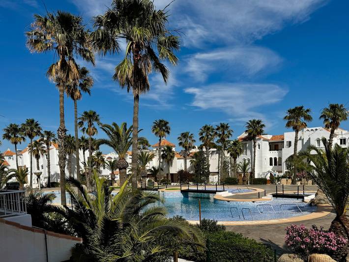 Apartamento para 4 personas, con jardín y piscina, Familias con niños en Playa Serena (Roquetas de Mar)