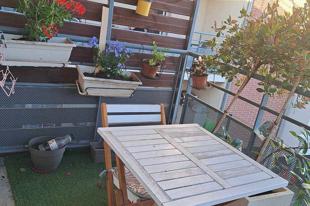 Apartamento entero, T2 in Ramonville near the Canal du Midi in Ramonville-Saint-Agne, Canal del Mediodía