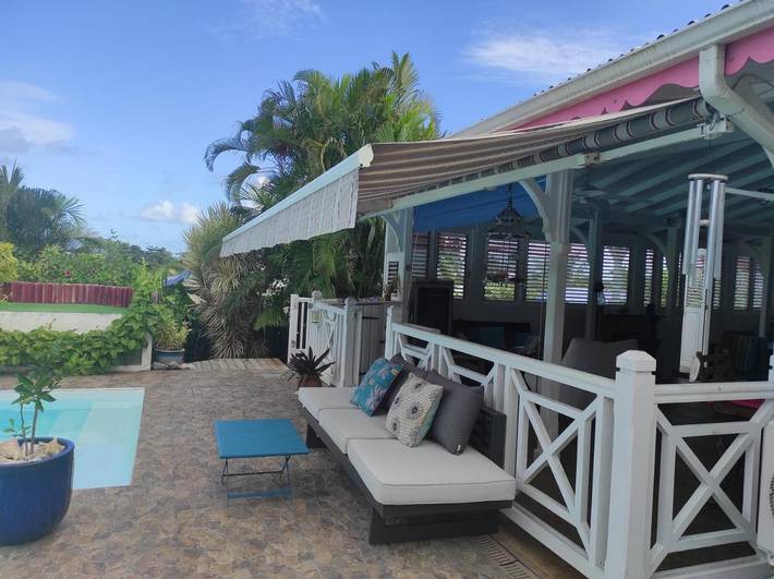 Location de vacances pour 7 personnes, avec terrasse ainsi que piscine et vue dans Plage de Cluny - 2