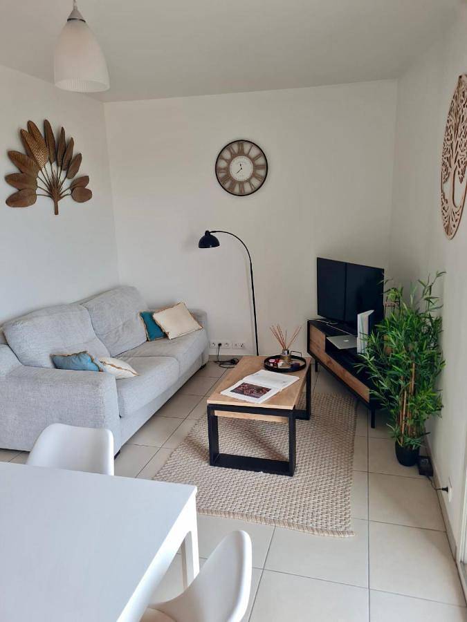 Gîte pour 4 personnes, avec vue et balcon à Colomars