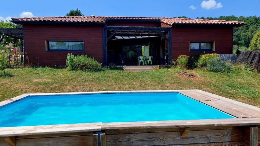 Location de vacances pour 4 personnes, avec bassin pour enfant et piscine ainsi que jardin et vue à Saint-Paul-le-Jeune - 3