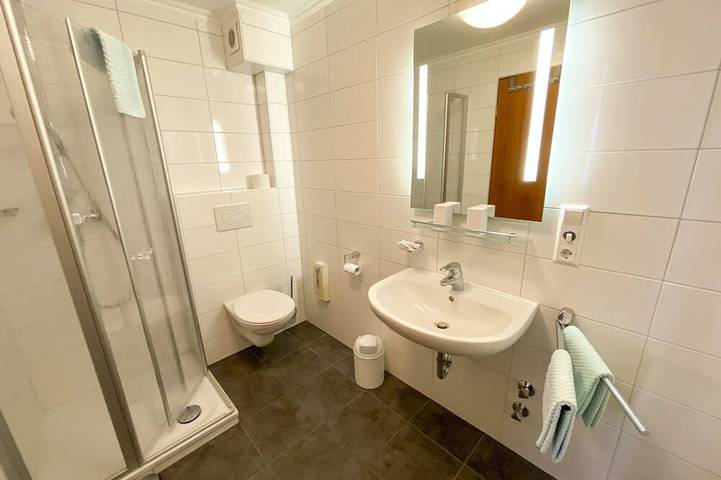 Ganze Wohnung, Schwarzwald - Doppelzimmer mit Balkon und Tv in Elzach, Mittlerer Schwarzwald