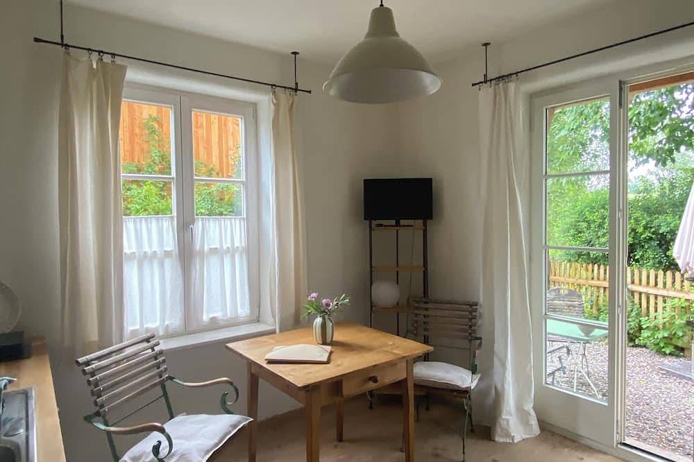 Ganze Wohnung, \"Ferienwohnung mit Blick ins Grüne\" in Seehausen am Staffelsee in Seehausen am Staffelsee, Das Blaue Land