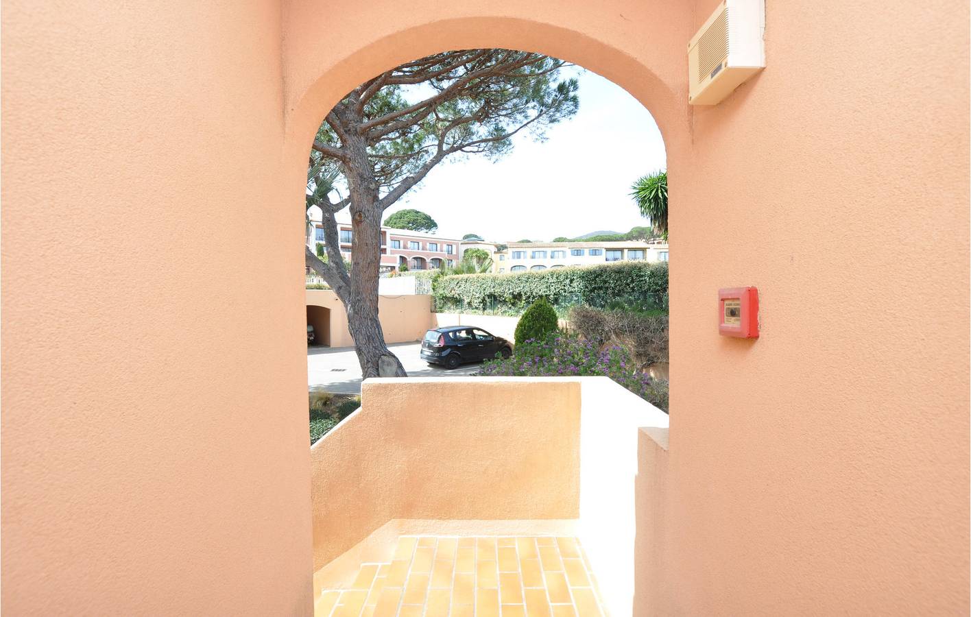 Apartamento vacacional entero, Estudio junto a la playa con terraza y cocina americana in Sainte-Maxime, Region de Draguignan