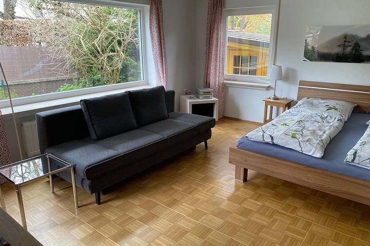 Ganze Wohnung, Romantische Ferienwohnung in ruhiger Lage in Zentrums- und Oktoberfestnähe in Solln, München