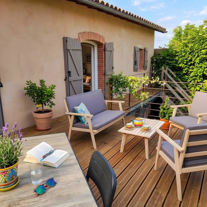 Holiday Home 'Gîte de Pêche' with Pool, Terrace, Air Conditioning and Direct Tarn Access in Rivières, Albi region