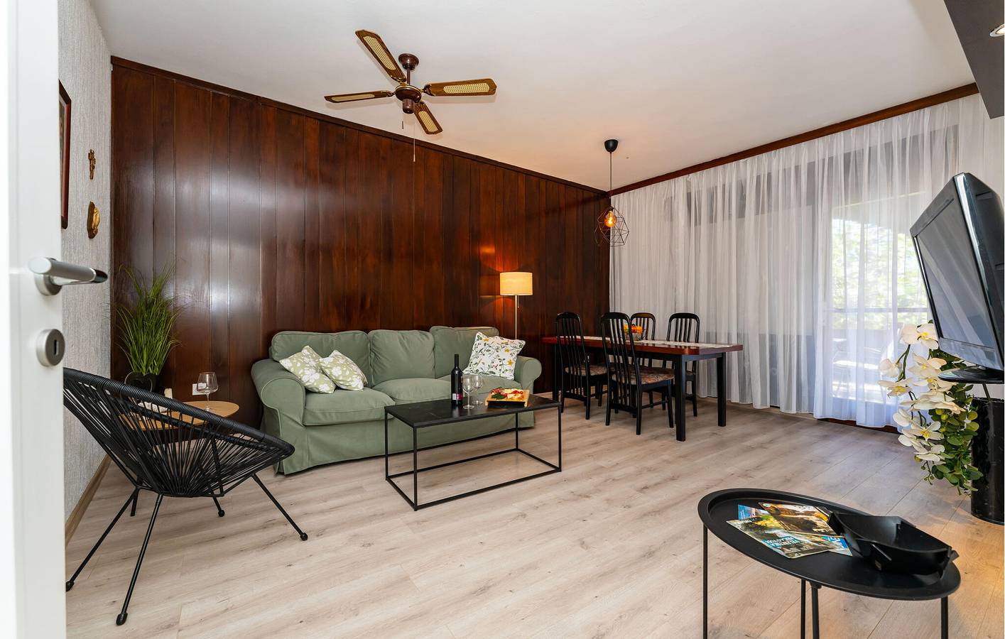 Ferienhaus für 6 Personen mit Terrasse in Starigrad Paklenica, Starigrad